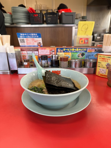 「醤油ラーメン」@山岡家 越谷レイクタウン店の写真