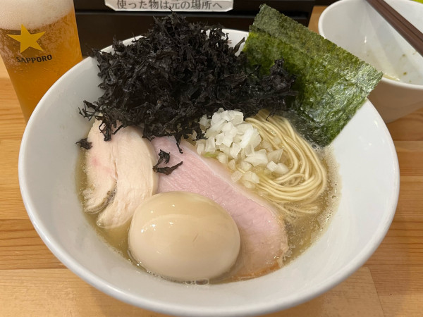 「煮干らーめん 塩+岩のり+🍺」@煮干らーめん 川むらの写真