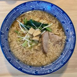 こってり醤油らぁ麺 900円