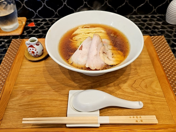 「醤油ラーメンとチャーシュー丼」@中華蕎麦 麺ノ歌の写真