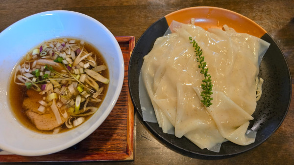 「百年ひもかわの合い盛りつけ麺　1000円」@ラーメン厨房 ぽれぽれの写真