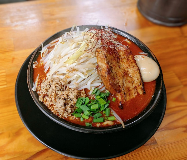 「しびれ辛みそ誤爆」@ラーメン・つけ麺 爆王の写真