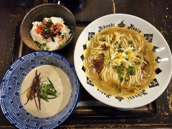 「海幸（海老蟹50フィフティ）5種の煮干とシャケ白子1300円」@煮干結社 弘前店の写真