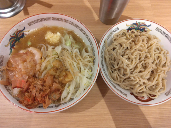 「つけ麺1050円全マシアレ(花かつお)」@ラーメン豚山 東京ラーメン横丁店の写真