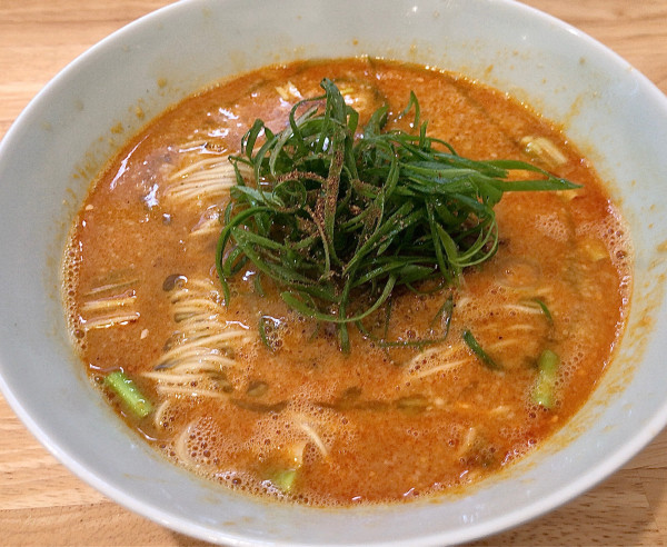 「坦々麺　1100円」@地球の中華そばの写真