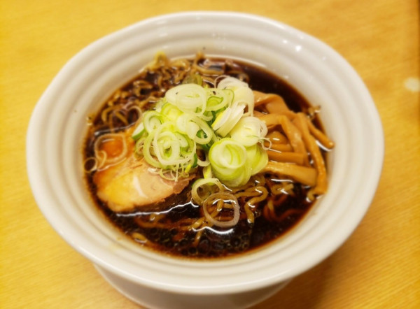 「黒醤油ラーメン」@らぁめん次元の写真