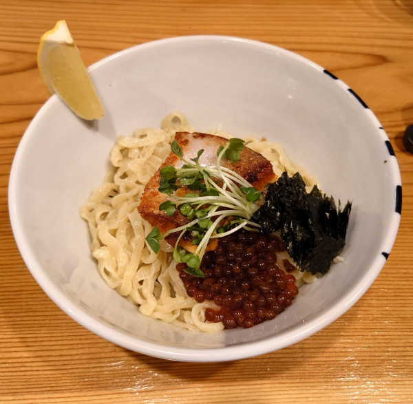 「【限定】秋鮭といくらのまぜそば(1600円)」@らーめん かねかつの写真