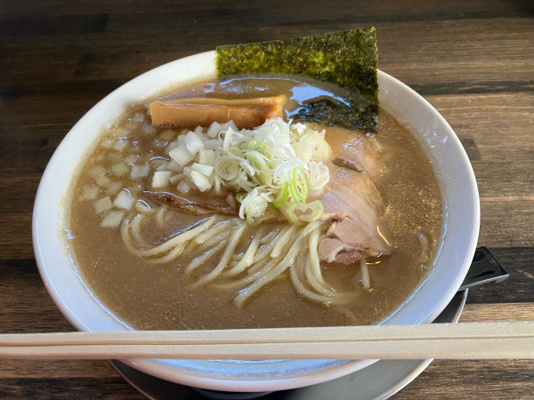 「深煮干醤油」@港町ラーメン 寅屋の写真