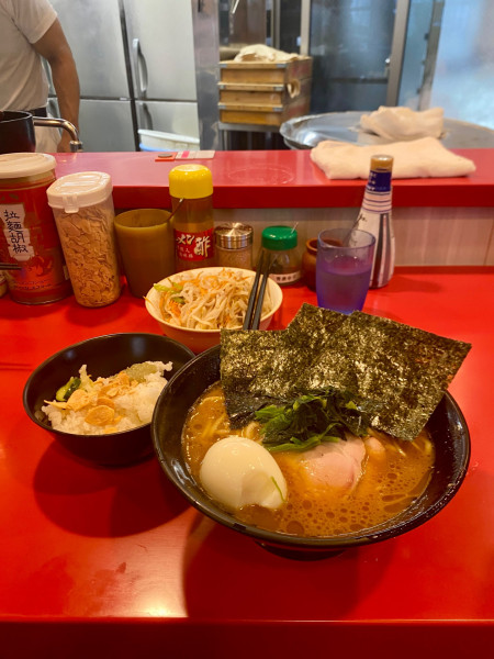「ラーメン(麺固め・味濃いめ)」@家系総本山 ラーメン吉村家の写真