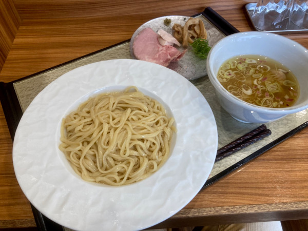 「塩つけ麺+ワンタン2つ」@彩とりの写真
