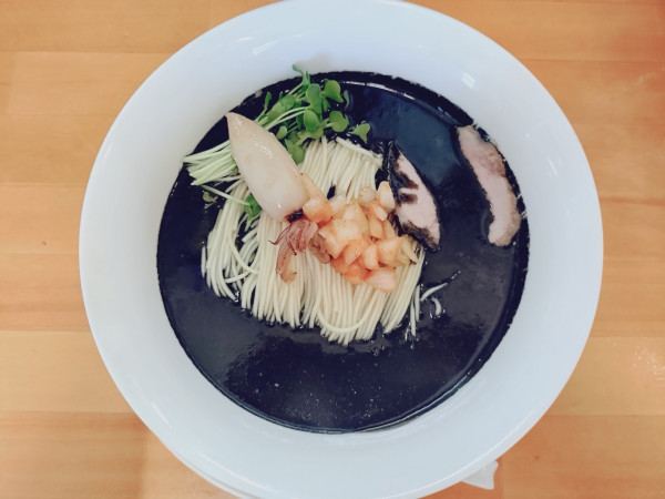「イカさんブラック」@らーめん食堂 ゆうき屋の写真