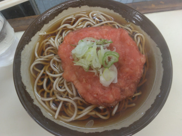 「紅生姜天そば440円」@立食い そば処 JR北千住駅2・3番線ホーム店の写真