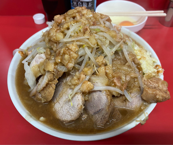 「小豚  生卵」@ラーメン二郎 一橋学園店の写真