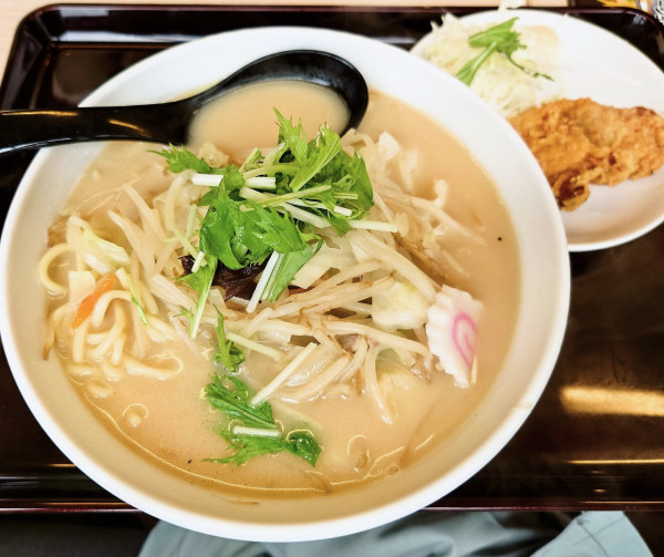 「濃厚タンメン＋から揚げセット」@埼玉タンメン山田太郎  大和田店の写真