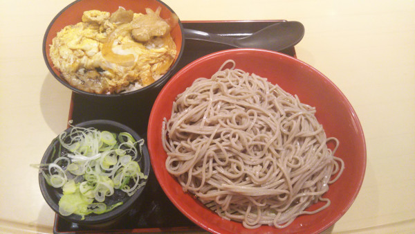 「ミニ炭火親子丼セット」@名代 富士そば お茶の水店の写真