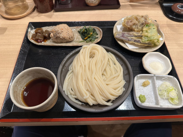 「Aランチセット（並盛・360g）1,100円」@水沢うどん 水香苑 高崎モントレー店の写真