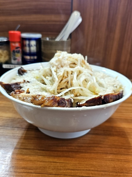 「まるそば(特盛)厚切り豚追加」@麺家ひまりの写真