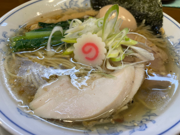 「塩らーめん＋味玉（1070円）」@らーめん曳舟の写真