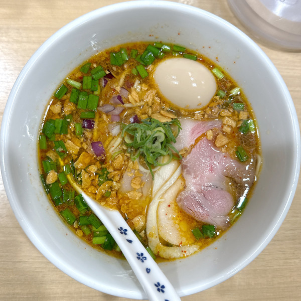 「【10月の限定麺】味玉スタニラ貝そば〜ピリ辛〜」@貝麺みかわの写真