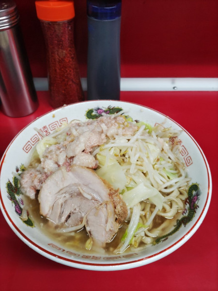 「ラーメン(半分)」@ラーメン二郎 湘南藤沢店の写真