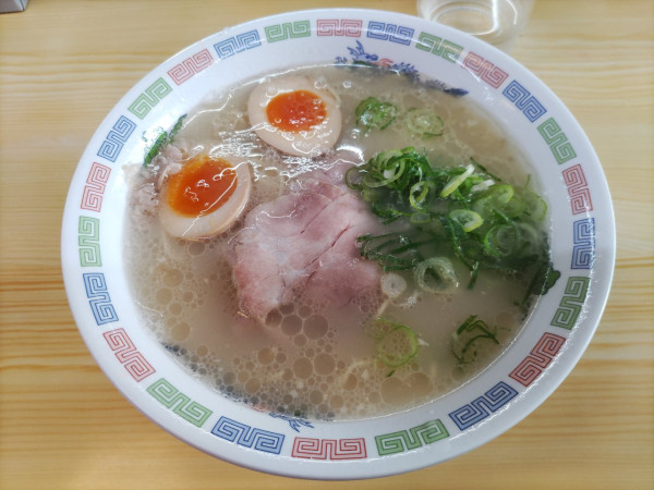 「博多ラーメン290円＋煮卵120円＝410円」@博多ラーメン はかたや 西新店の写真