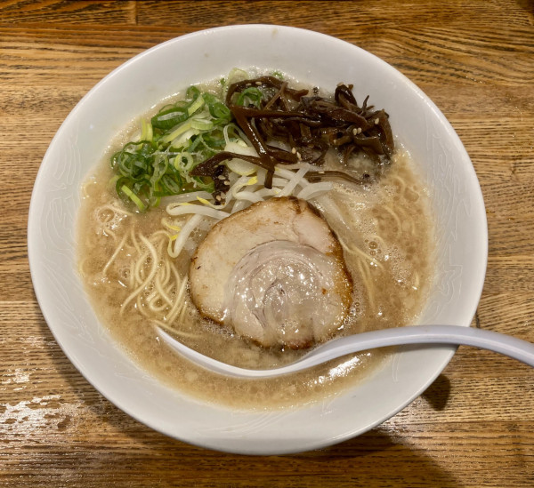 「醤油豚骨らーめん 950円」@でびっと 中延店の写真