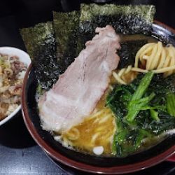 ランチセット ラーメン(かため)＋チャーシュー丼(950)