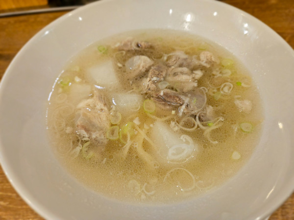 「肉塩ラーメン」@カドワラの写真