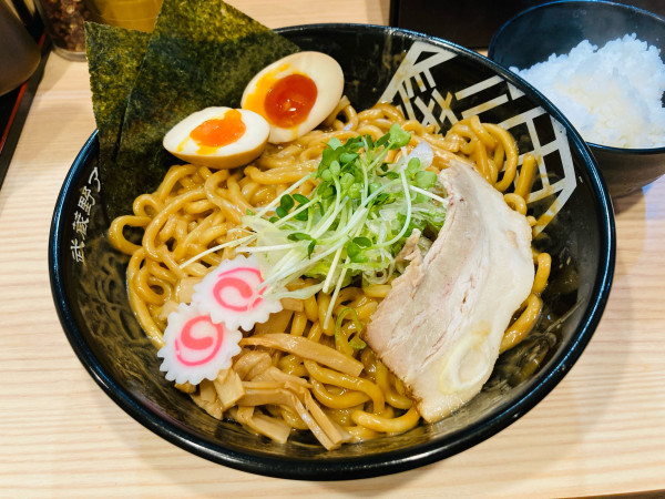 「武蔵野油そば W盛 味玉 無限ライス」@武蔵野アブラ學会 神田店の写真