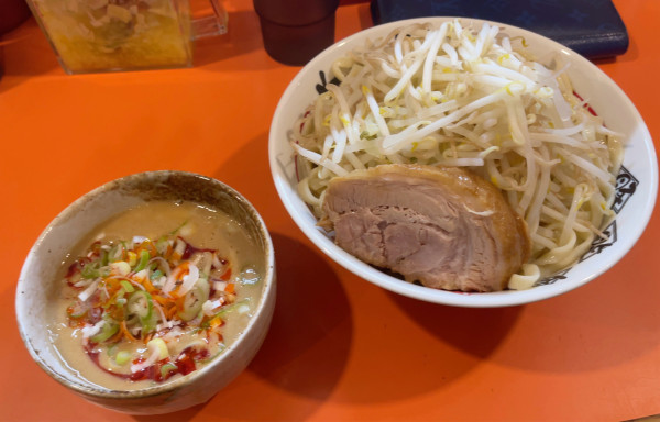 「ゴマダレつけめん大盛+チーズ」@ちばからの写真