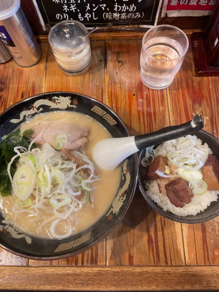「味噌ラーメン 角煮丼」@北海道らーめん ひむろ 稲毛店の写真