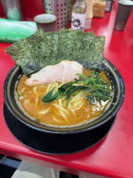 「ラーメン　のり　アブラ多め」@IEKEI_TOKYO 王道家直系の写真