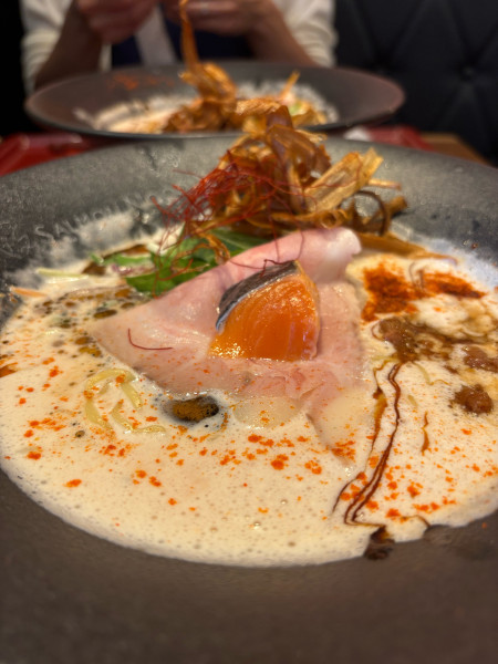 「サーモン担々麺」@サーモンnoodle京都 伏見稲荷店の写真