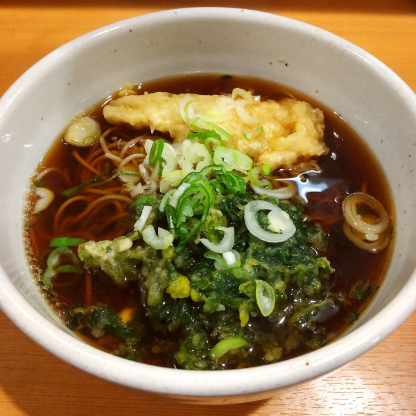 「春菊天（￥350）＋いか天（￥150）」@そば・うどん自家製麺 まる美の写真