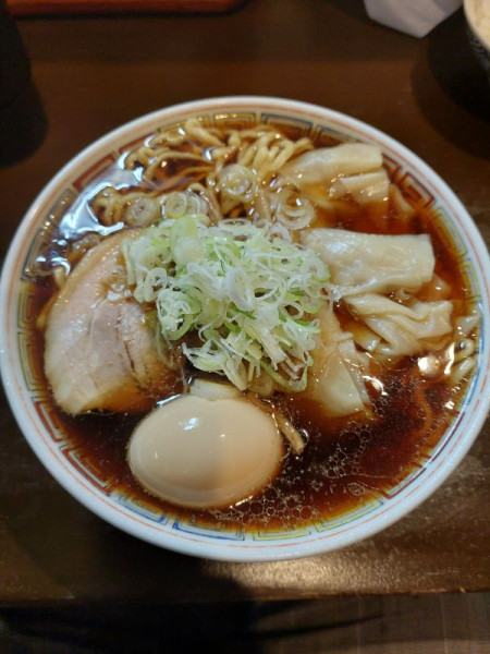 「味玉中華そば＋ワンタン＋半ライス」@丸中華そばの写真