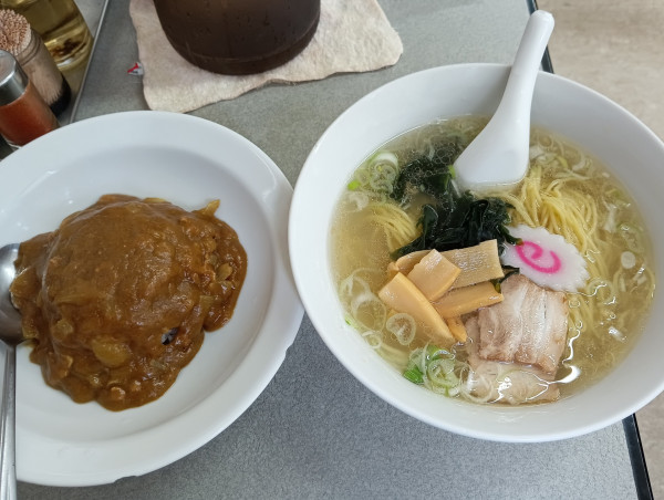 「ラーメンカレーセット（ショウガラーメン）¥850」@中華やの写真