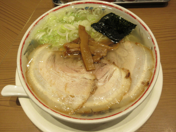 「中華そば（880円）」@玉 バラそば屋 川崎アゼリア店の写真