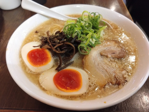 「醤油味玉らーめん」@でびっと 大和店の写真