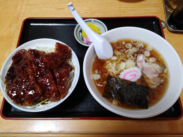 「Aセット　1600円」@牛乳屋食堂の写真