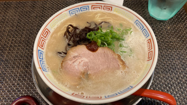 「豚骨ラーメン」@麺屋とんぼの写真