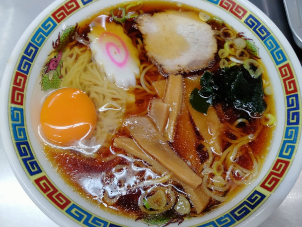 「ラーメン＋生卵」@西新井ラーメンの写真
