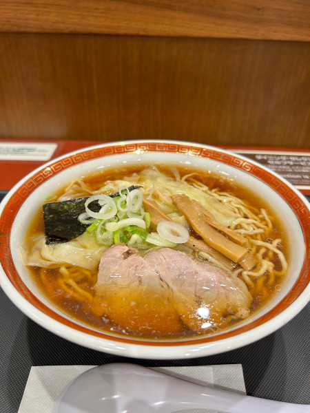 「わんたん麺　大盛り　1340円」@荻窪中華そば 春木屋 ラゾーナ川崎店の写真