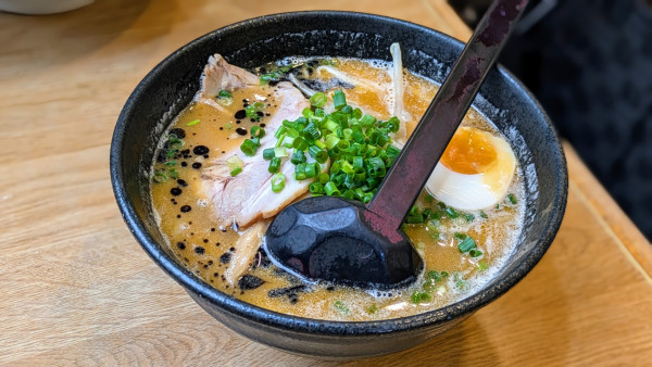 「焦がし味噌ラーメン（950円）」@さっぽろラーメン横丁 満龍 港北東急店の写真