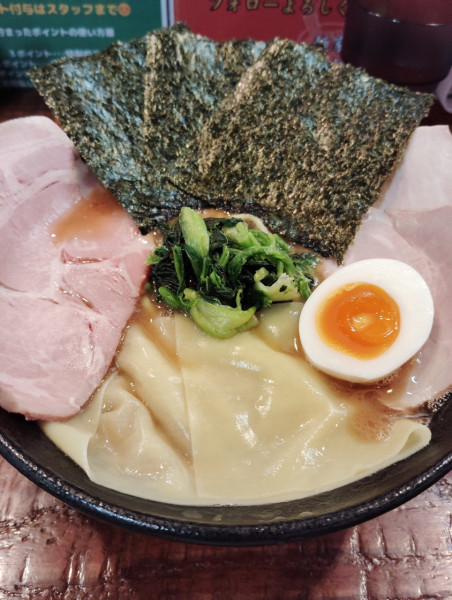 「特製ラーメン」@麺家 たっとびの写真