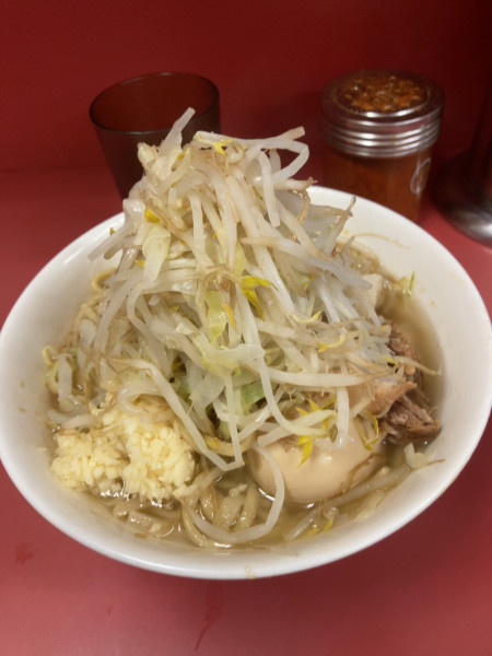 「少なめ+味つけタマゴ　900円」@ラーメン二郎 ひばりヶ丘駅前店の写真