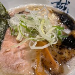 帆立豚骨ラーメン ブラック(¥930)