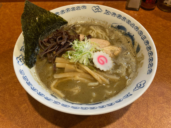 「濃ゆい中華」@手もみ煮干し中華 のぶさんの写真