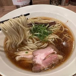醤油ラーメン　¥1,100