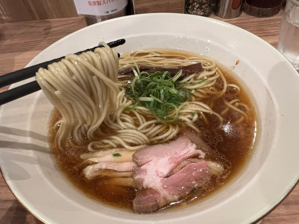 「醤油ラーメン　¥1,100」@麺処 ほん田 秋葉原本店の写真