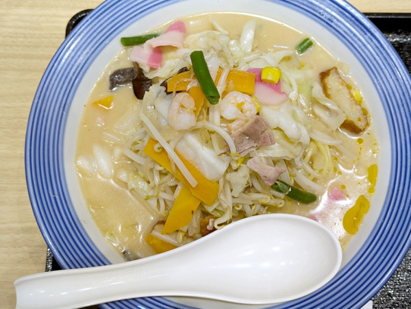 「野菜たっぷりちゃんぽん」@リンガーハット 渋谷サクラステージ店の写真